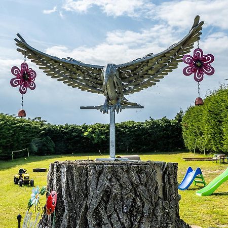 Upside Down House - Sleeps Up To 6 Guests - Great For Family And Friends Gatherings,Corporate Events ,Near Sherwood Forest At Fairview Farm In Nottingham Set In 88 Acres Dış mekan fotoğraf